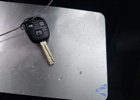 2001 Lexus Is 300 z USA, uszkodzony, nr VIN JTHBD182210022462